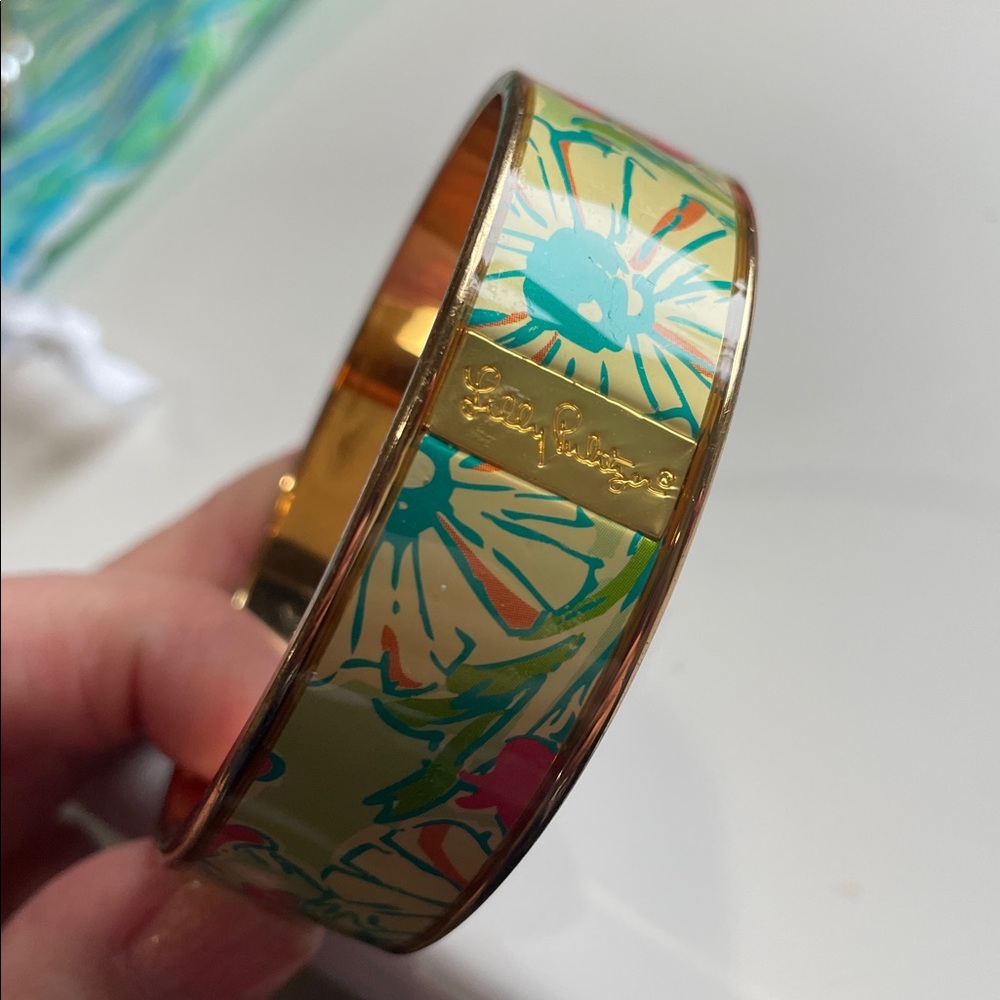 Lilly Pulitzer bangle bracelet with floral design - Picture 2 of 8